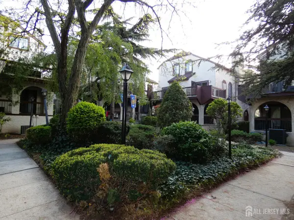 -55 Smith Street, Perth Amboy, NJ 08861