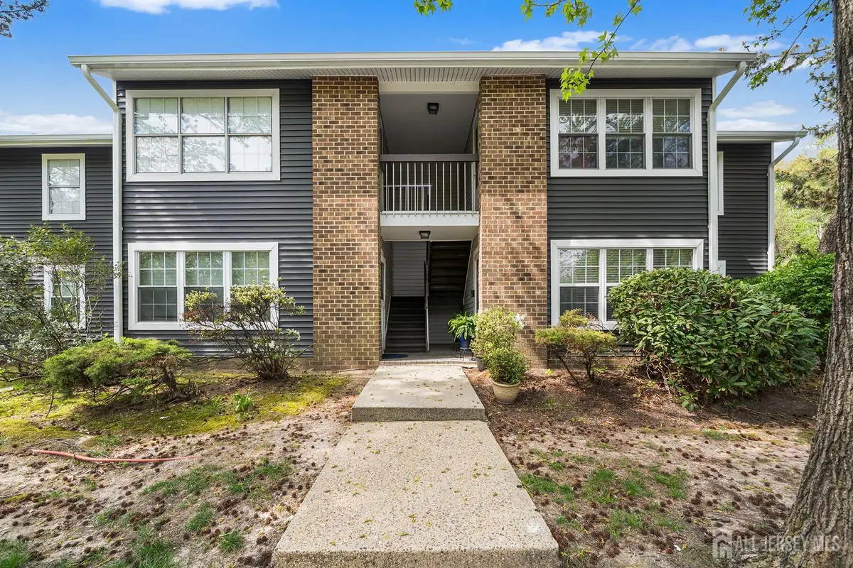 -8 Lafayette Court, North Brunswick, NJ 08902 - #1