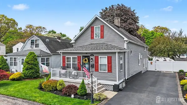 -32 Lloyd Street, Edison, NJ 08817