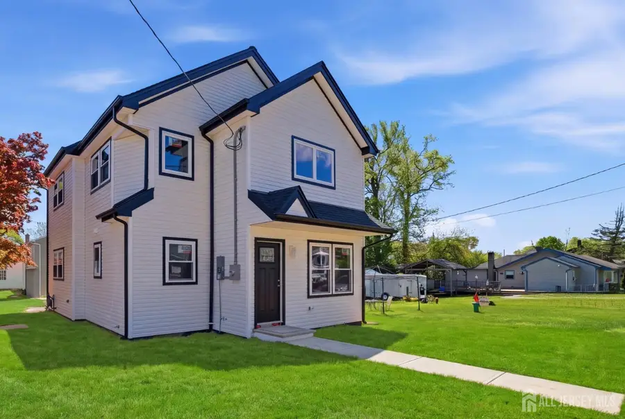 -270 Alpine Way, Laurence Harbor, NJ 08879 - #2
