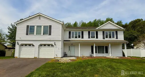 -33 Surrey Drive, Old Bridge, NJ 08857
