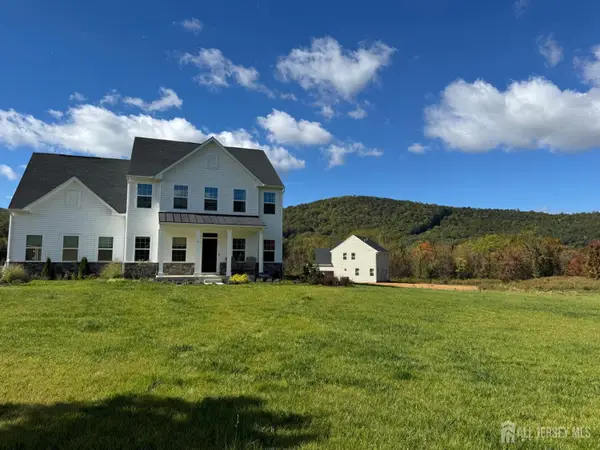 -2 Drake Court, Washington Twp, NJ 07882