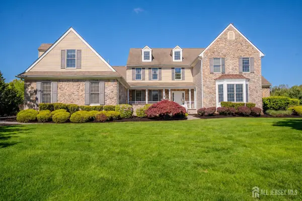 -2 Linwood Drive, Monroe, NJ 08831