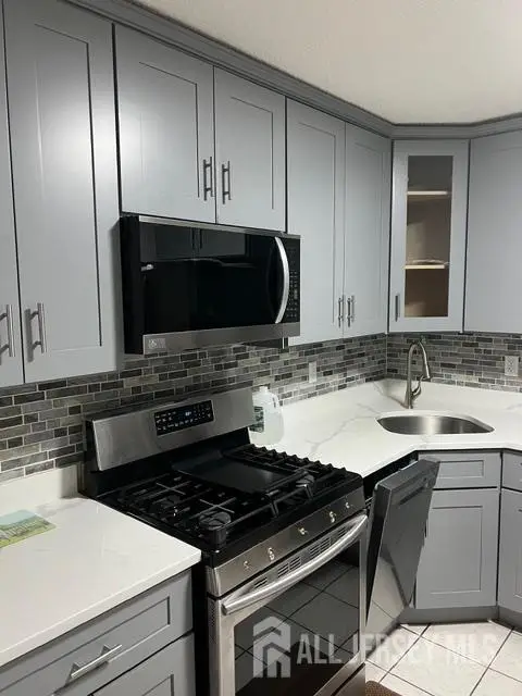 -102 Albury Way, North Brunswick, NJ 08902 - #2