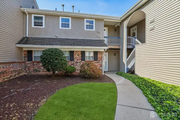 -114 Blake Court, Old Bridge, NJ 08857