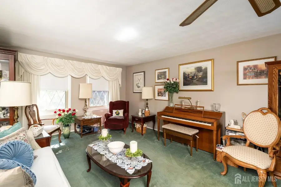 -8 Heritage Way, Lawrence, NJ 08648 - #2