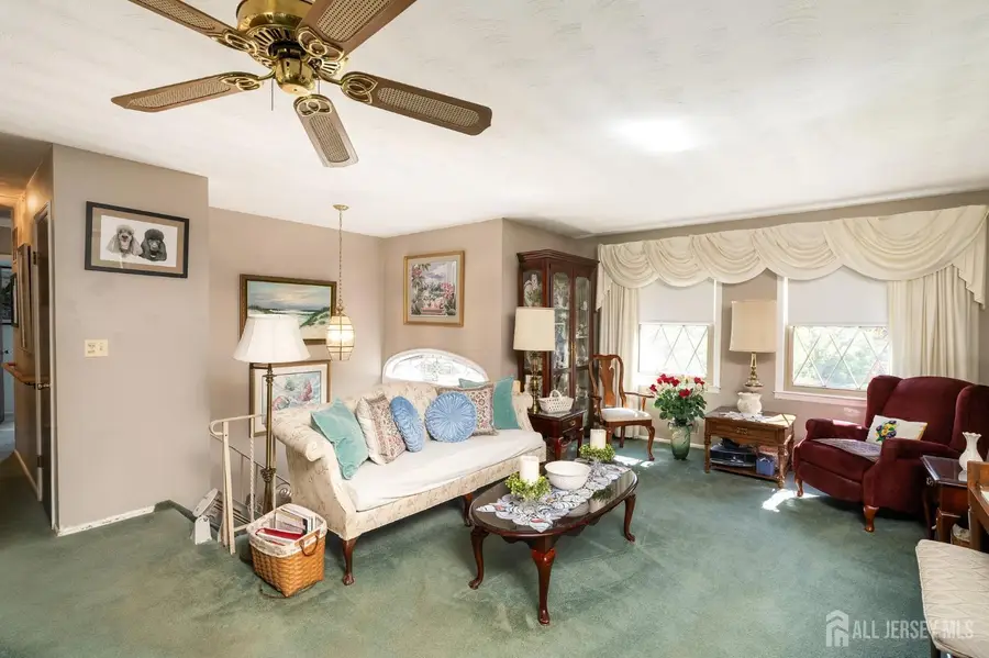 -8 Heritage Way, Lawrence, NJ 08648 - #3