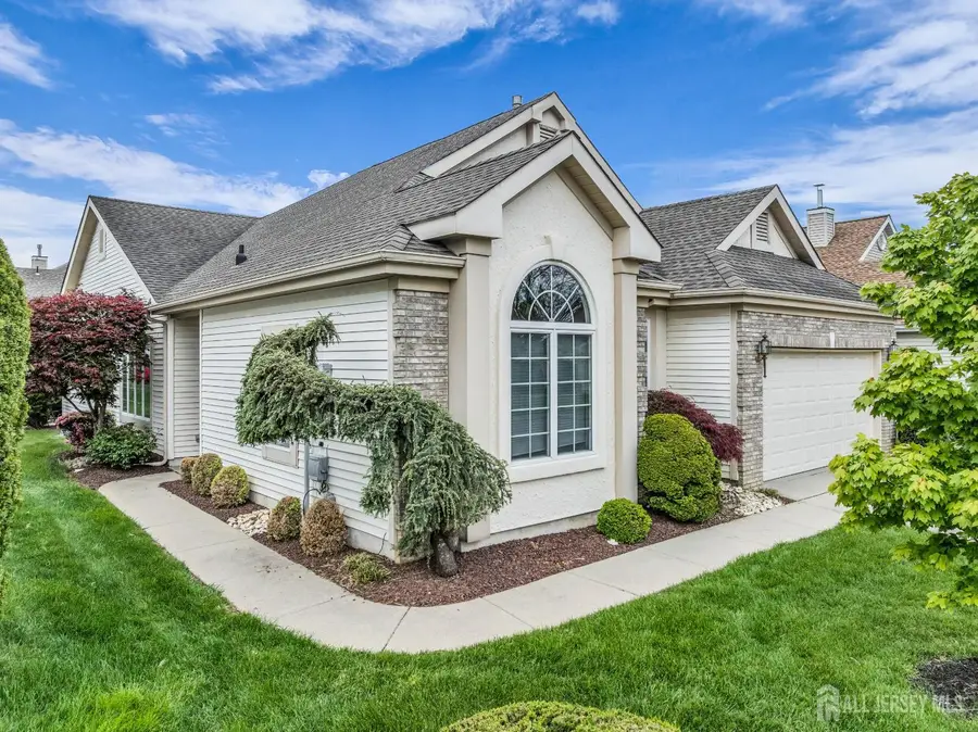 -6 York Court, Monroe, NJ 08831 - #2