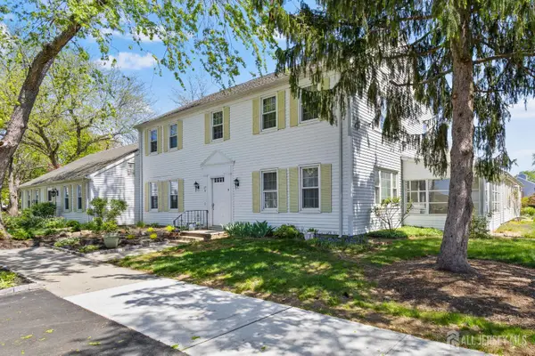 -27 Bradford Lane #B, Monroe, NJ 08831