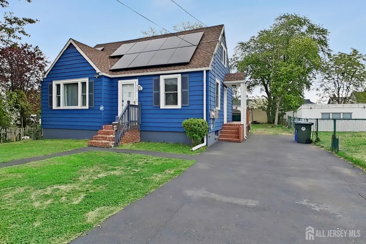 -811 Lincoln Avenue, Burlington, NJ 08016 - #1