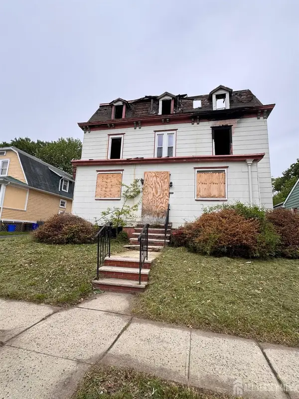 -17 Westcott Street, East Orange, NJ 07017