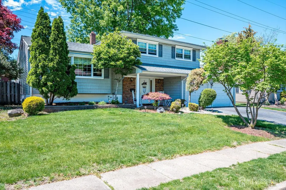-27 Eileen Way, Edison, NJ 08837 - #1