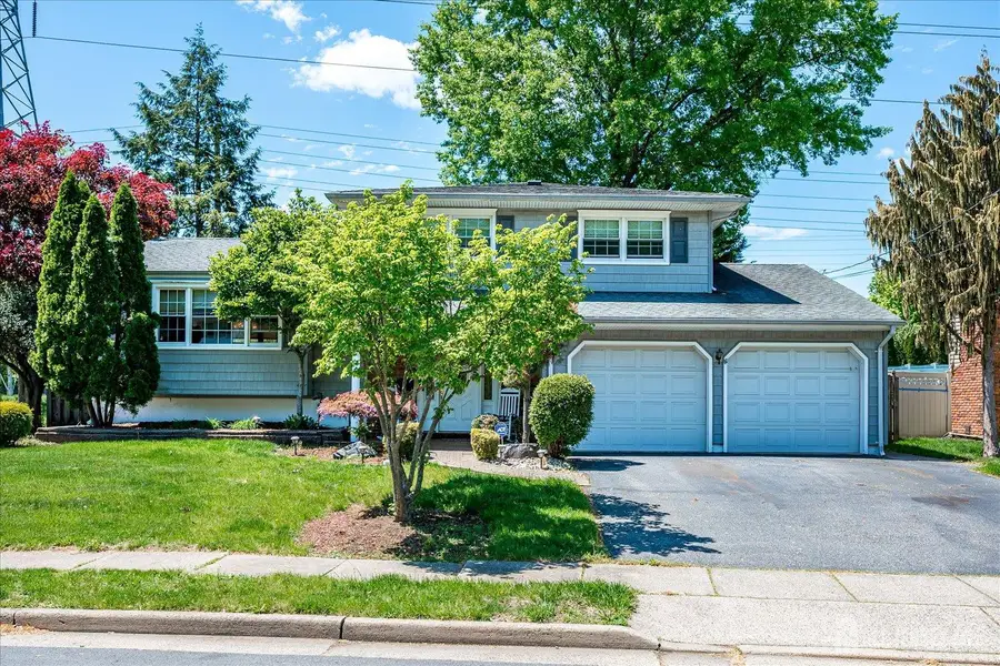 -27 Eileen Way, Edison, NJ 08837 - #2