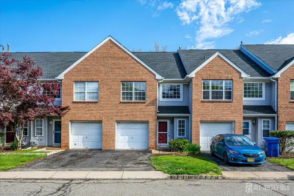 -268 Shady Oak Court, Piscataway, NJ 08854