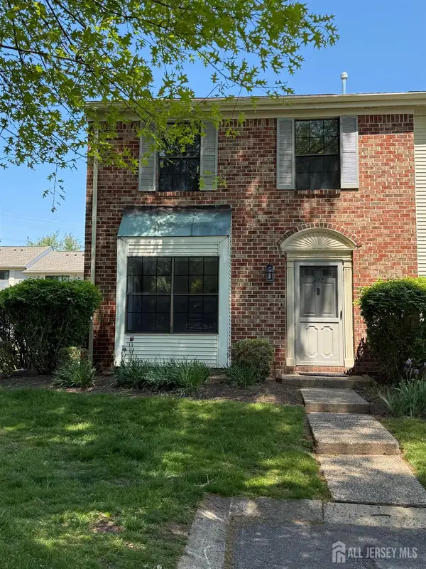-127 Berkshire Court, Piscataway, NJ 08854
