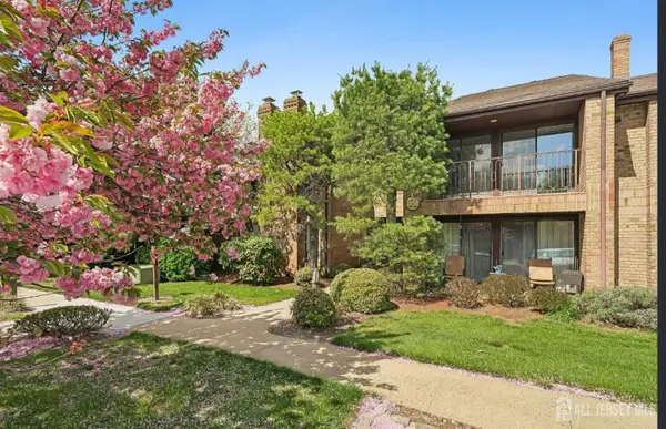 -262 Willowbrook Drive, North Brunswick, NJ 08902