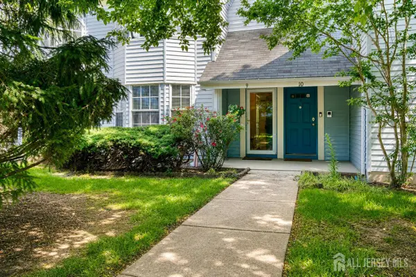 -9 Tanglewood Court, South Brunswick, NJ 08852