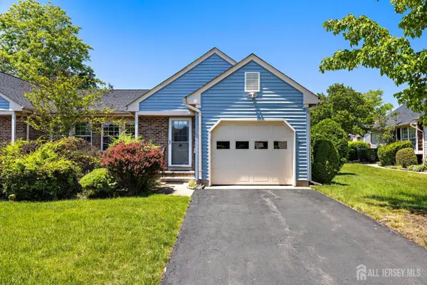 -10 Alexander Hamilton Court #A, Monroe, NJ 08831