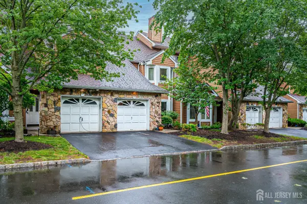 -73 Chatsworth Court, Edison, NJ 08820