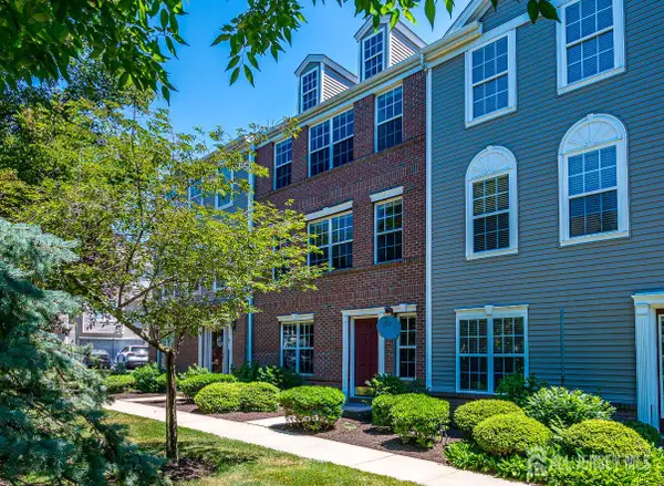 -41 Rojewski Way, Parlin, NJ 08859