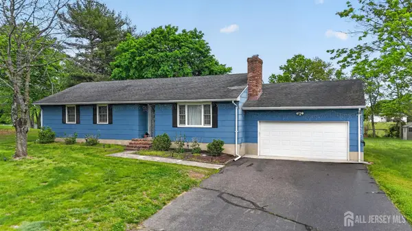 -434 Hoffman Station Road, Monroe, NJ 08831
