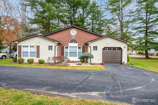 -1 Linton Close, Freehold, NJ 07728