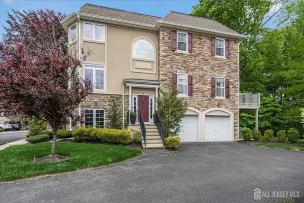 -45 W Aspen Way W, Matawan, NJ 07747