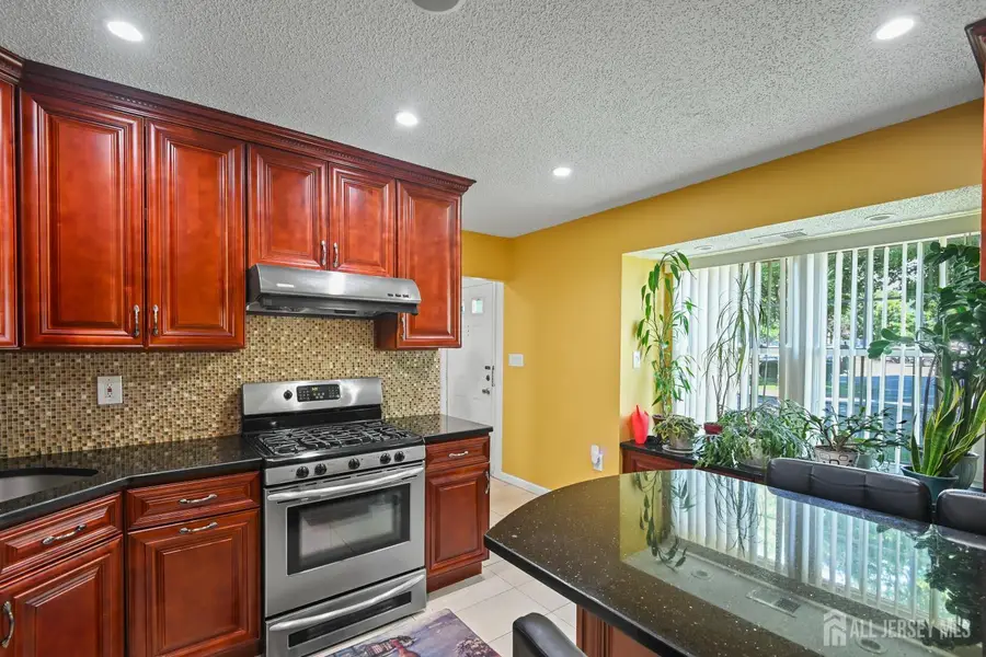-67 Albury Way, North Brunswick, NJ 08902 - #3