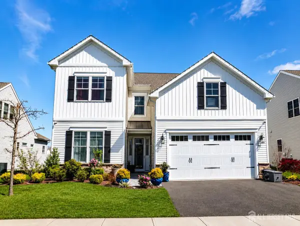 -4 Pasture Drive, Farmingdale, NJ 07727