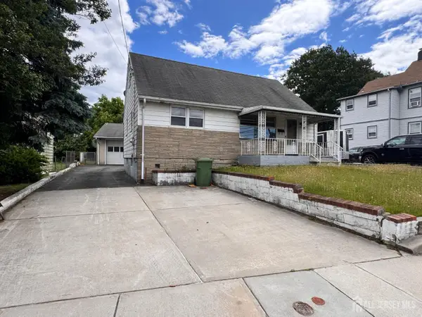 -554 Ridgeway Avenue, Sayreville, NJ 08879