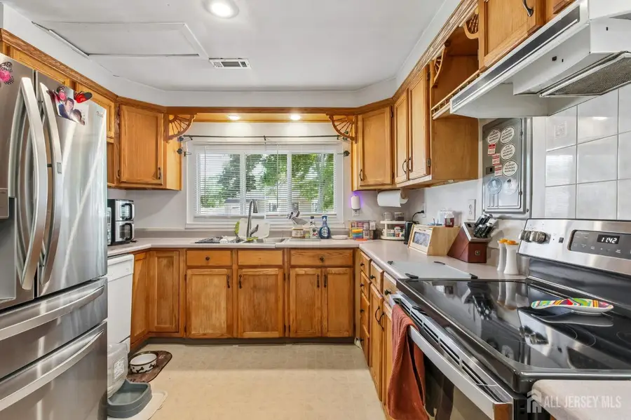 -5 Lincroft Avenue, Old Bridge, NJ 08857 - #2