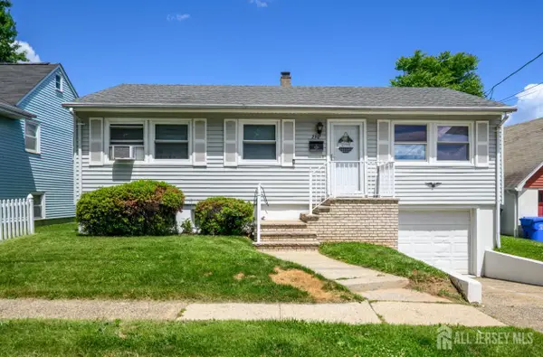 -290 Grove Street, Woodbridge Proper, NJ 07095