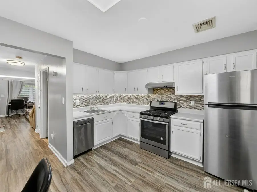 -172 Roosevelt Avenue #B, Carteret, NJ 07008 - #3