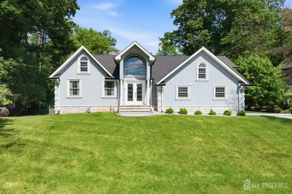 -6 Whitewood Road, Edison, NJ 08820