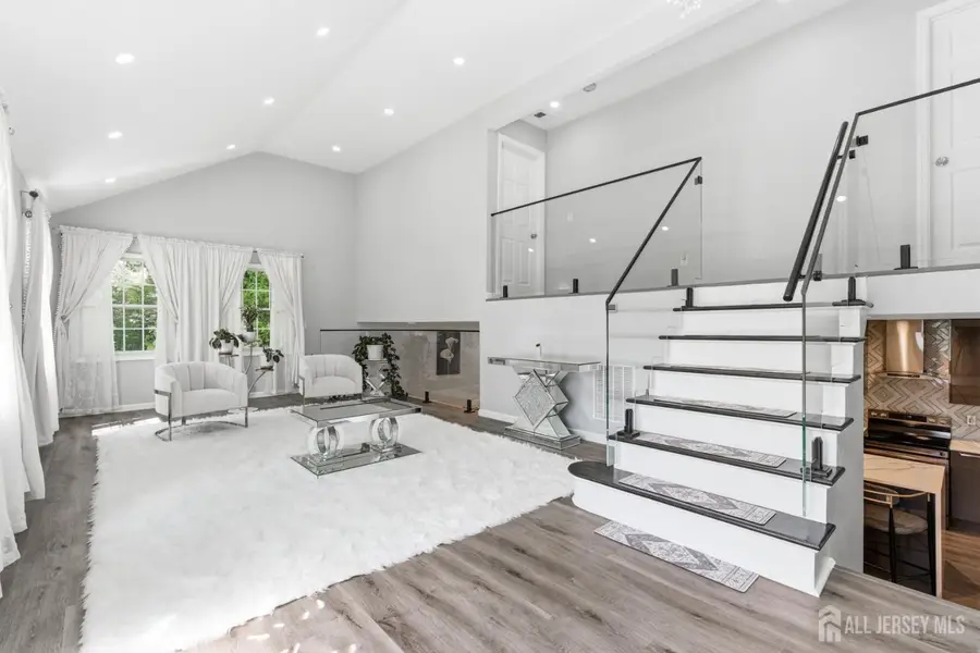 -6 Whitewood Road, Edison, NJ 08820 - #3