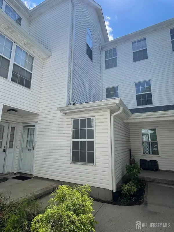 -918 Plymouth Road, North Brunswick, NJ 08902