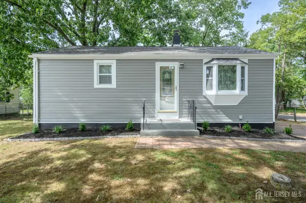 -70 Gordon Avenue, Old Bridge, NJ 08857