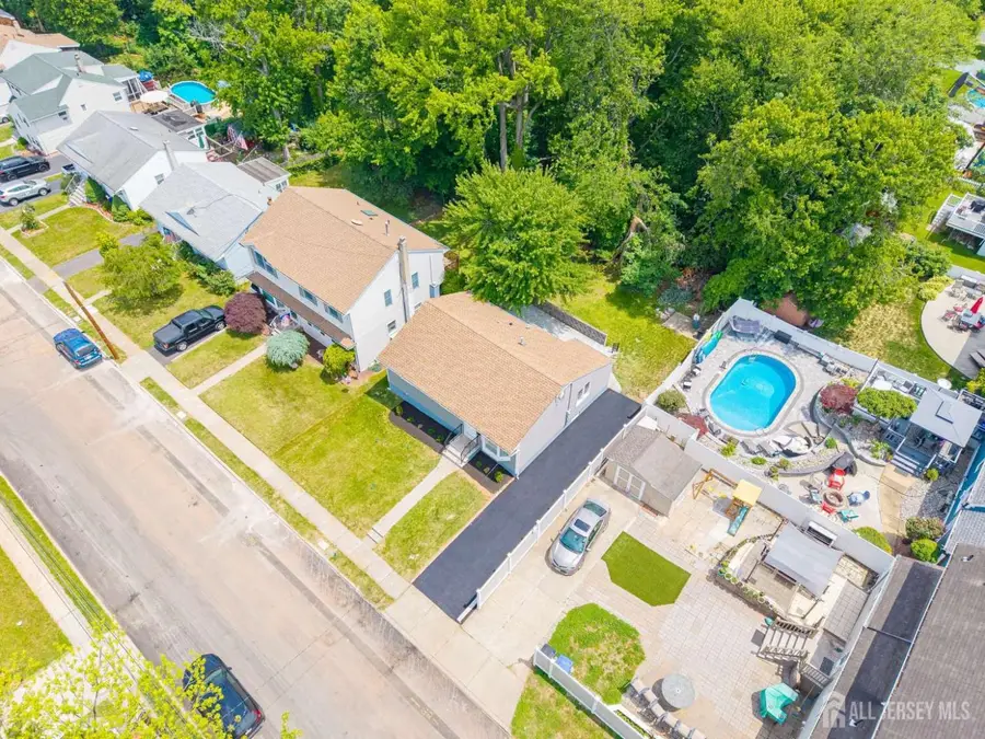 -864 Court Street, Woodbridge, NJ 07095 - #3