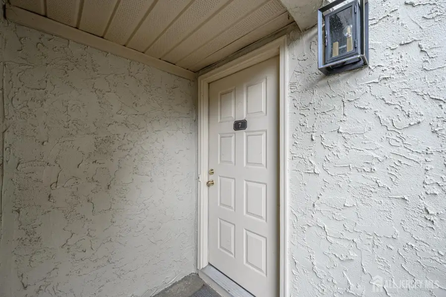-7 Carriage Place, Edison, NJ 08820 - #3