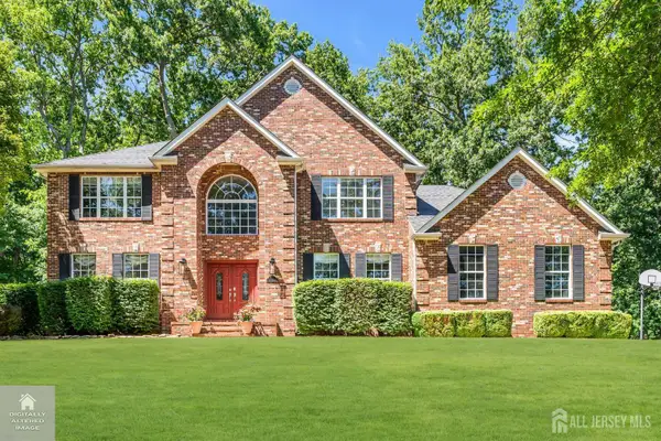-4 Scott Drive, Monroe, NJ 08831