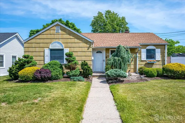 -30 Walnut Street, Edison, NJ 08817
