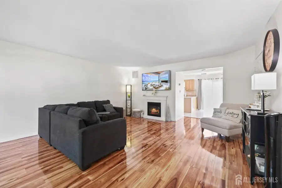 -31 Dallenbach Lane, East Brunswick, NJ 08816 - #3
