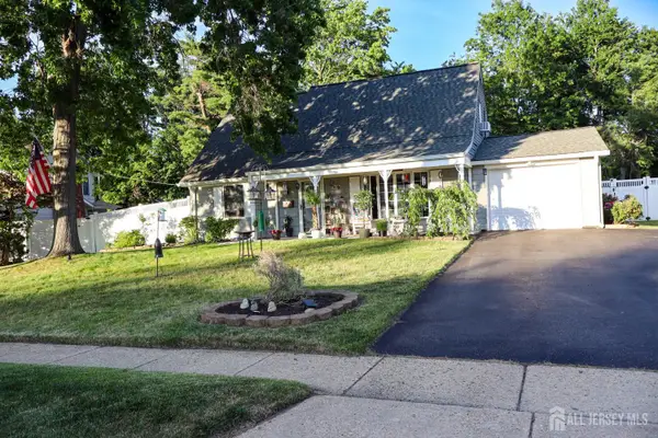 -80 Andover Lane, Aberdeen, NJ 07747