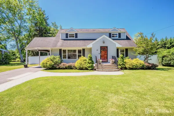 -21 Inwood Drive, East Brunswick, NJ 08816