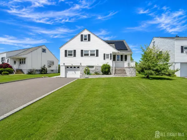 -19 Jonquil Circle, Fords, NJ 08863