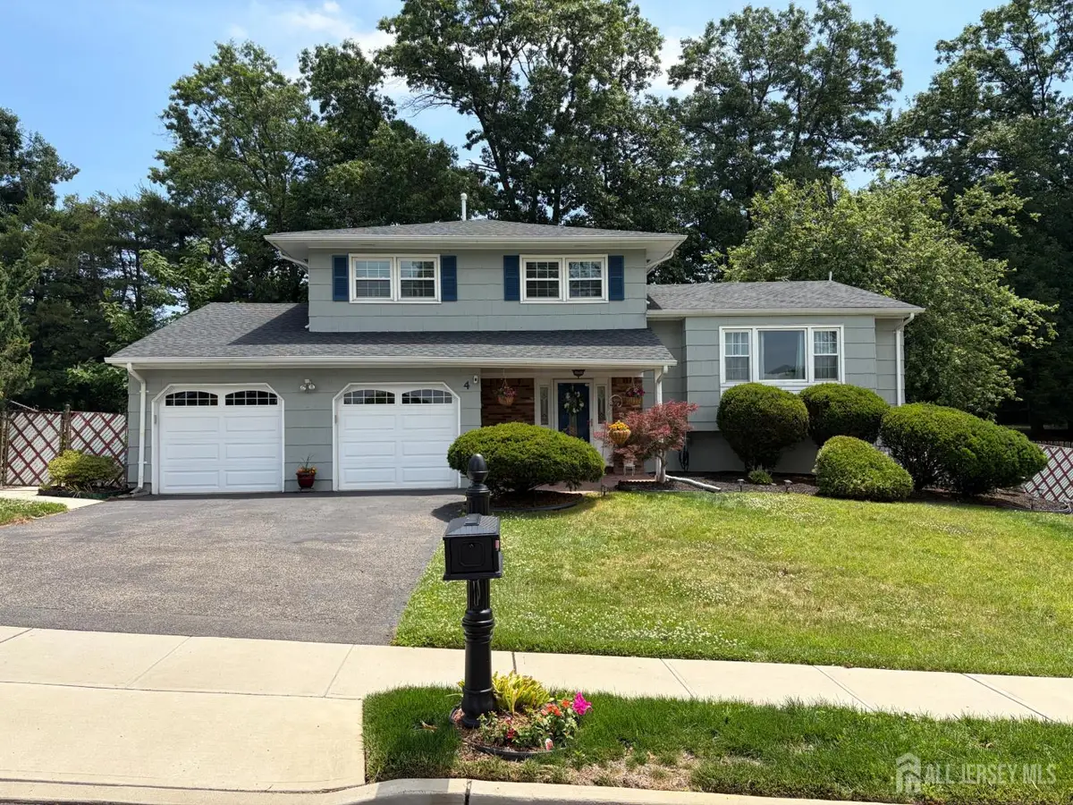 -4 Avon Way, Sayreville, NJ 08859 - #1
