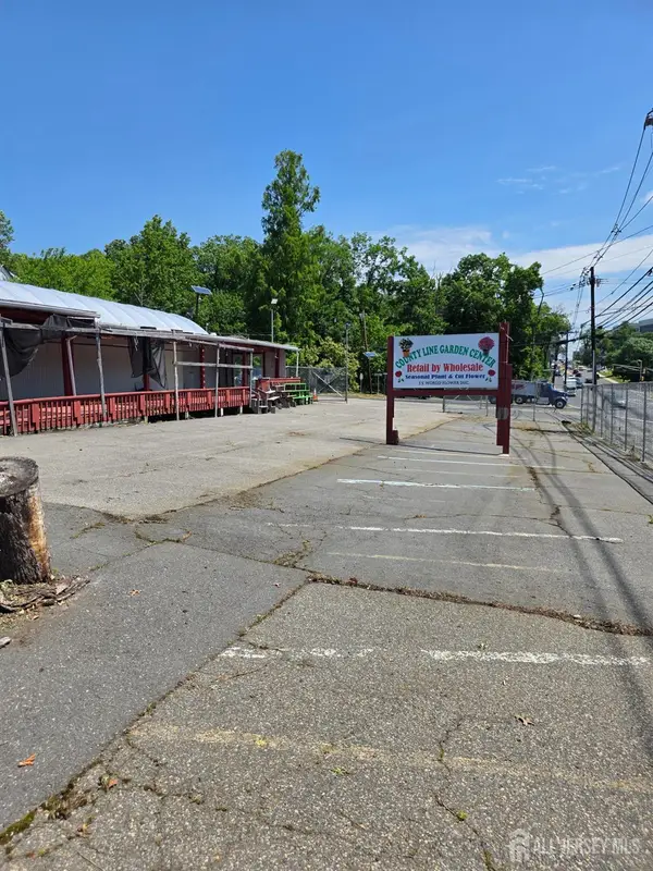 -92 State Route 27 Highway, Edison, NJ 08820