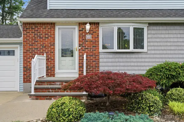 -24 Deerwood Avenue, Edison, NJ 08817