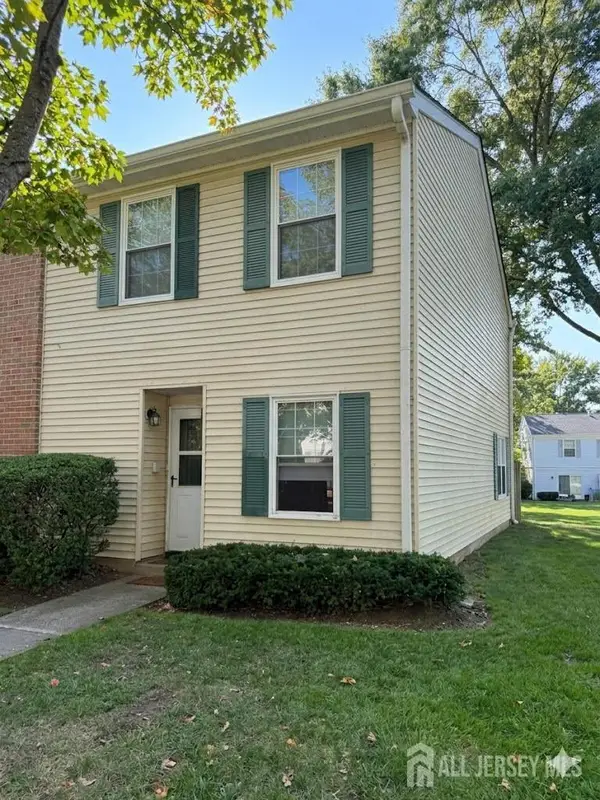 -390 Mcdowell Dr, East Brunswick, NJ 08816