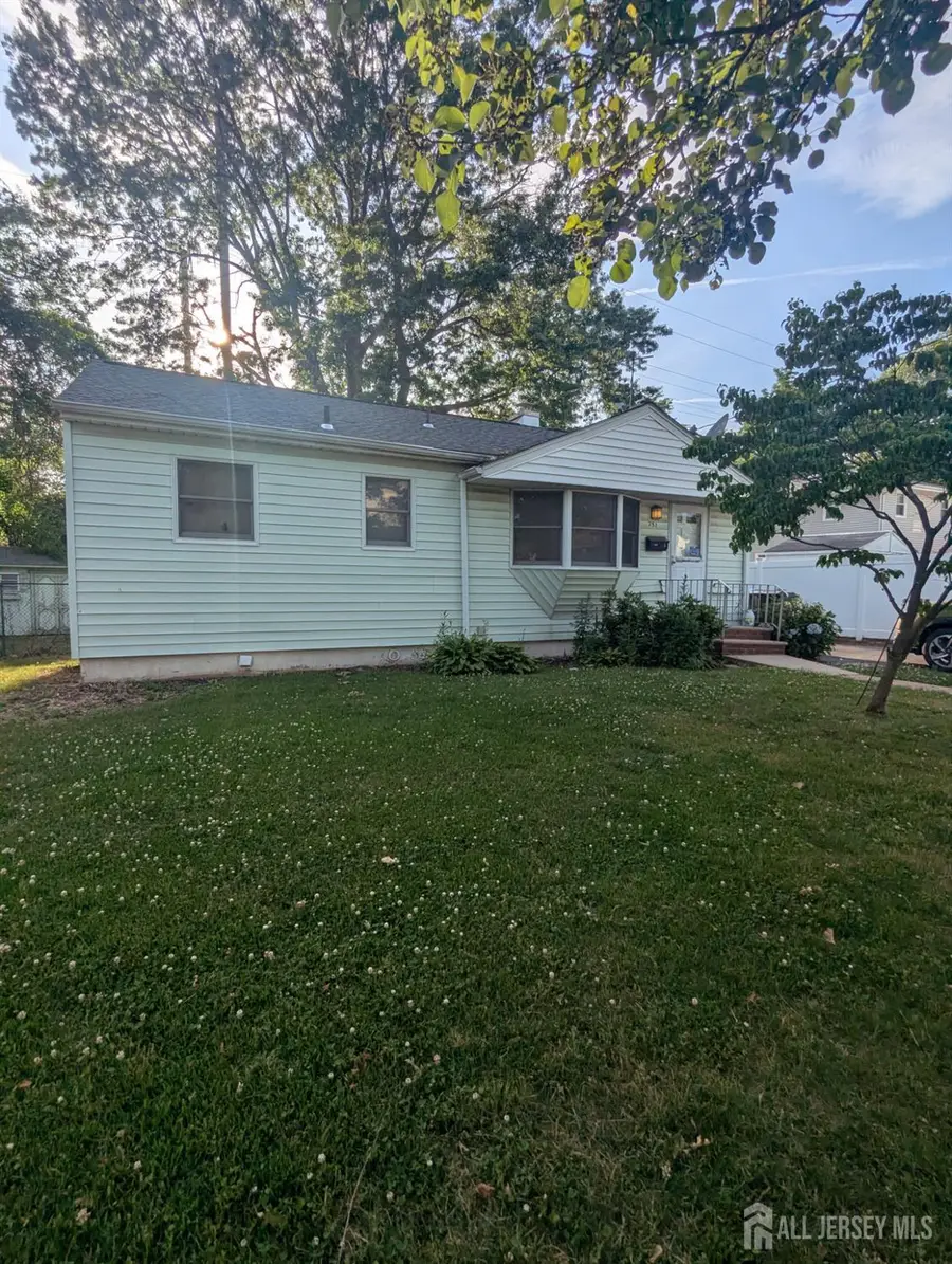 -751 Rutherford Avenue, Woodbridge, NJ 07095 - #2